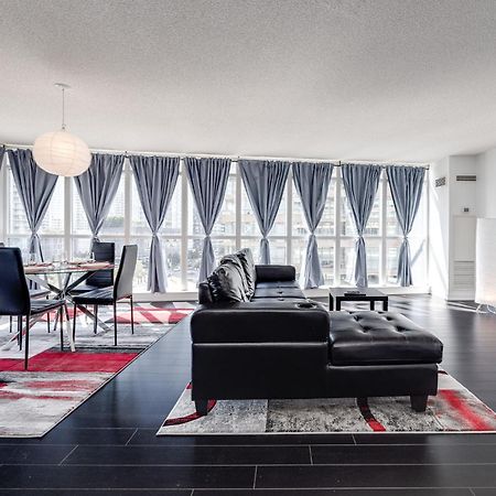 3Bdrm Lake View Condo In تورونتو المظهر الخارجي الصورة